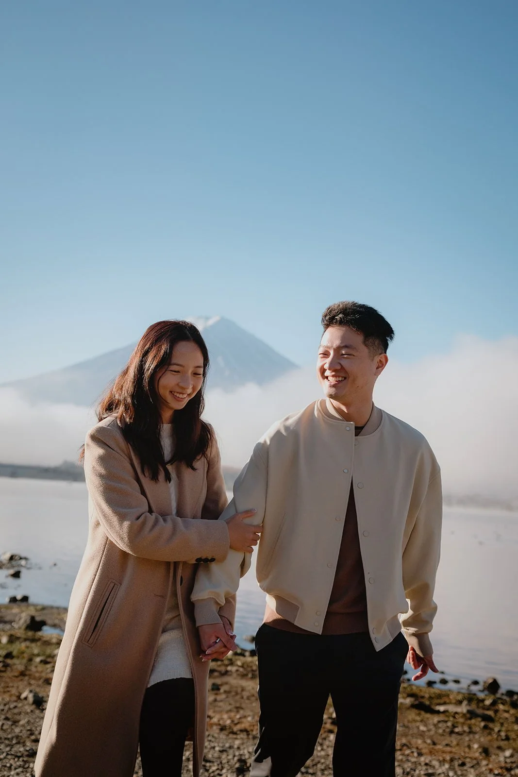 Proposal photoshoot at Lake Kawaguchiko — autumn