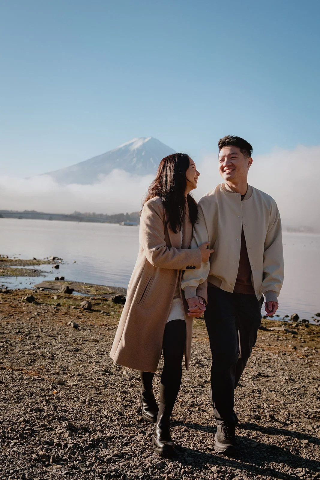 Proposal photoshoot at Lake Kawaguchiko — autumn