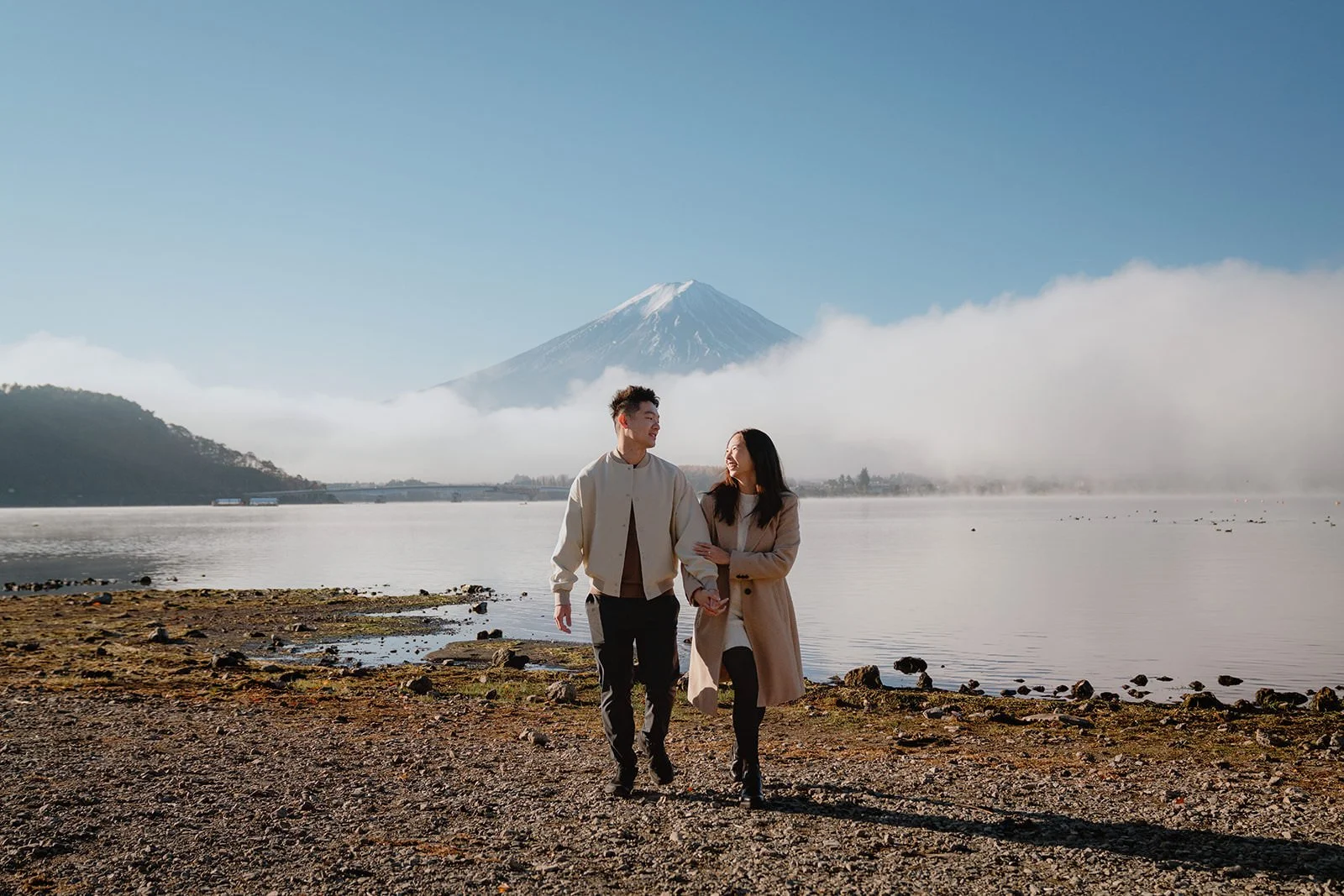 Proposal photoshoot at Lake Kawaguchiko — autumn