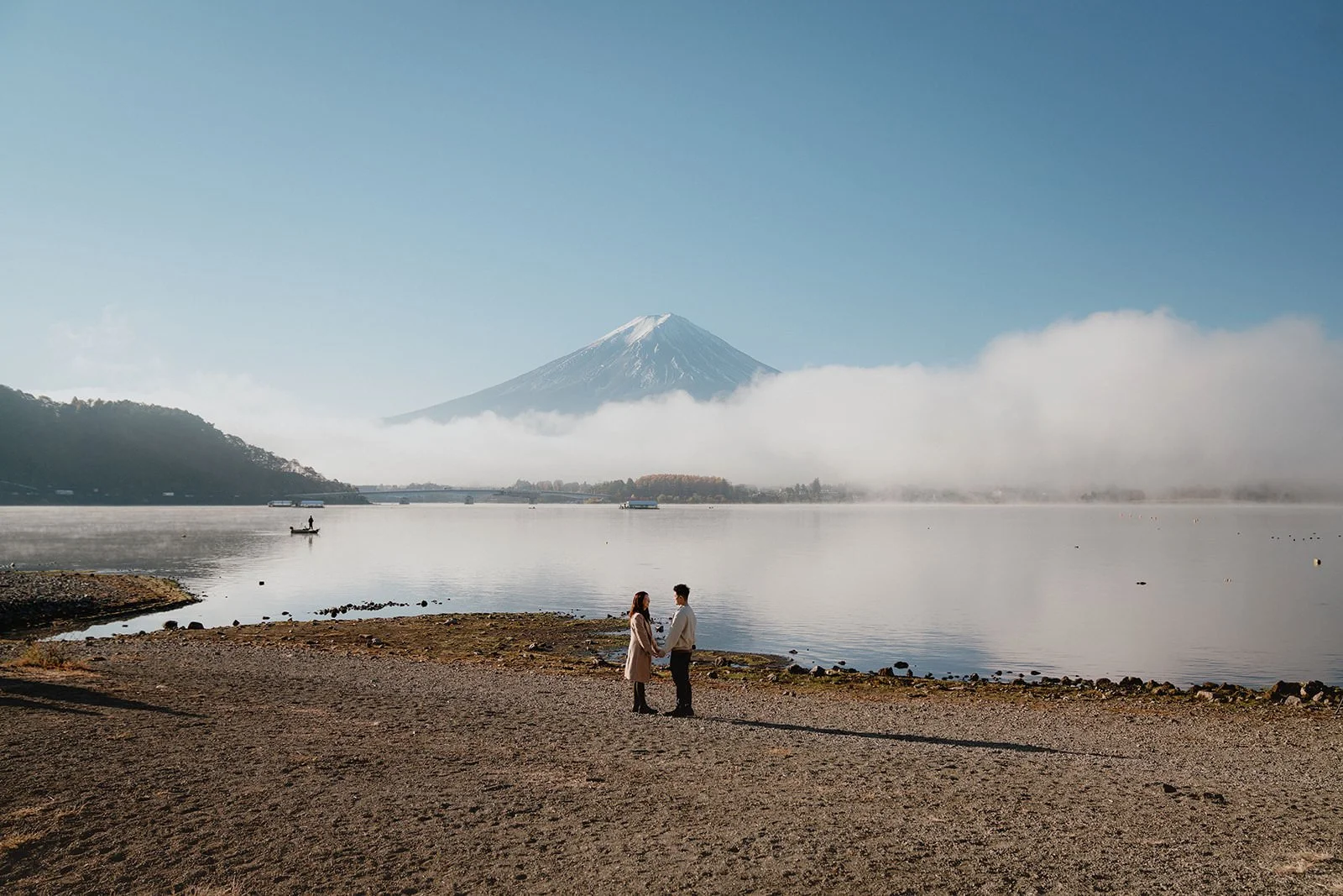 Proposal photoshoot at Lake Kawaguchiko — autumn