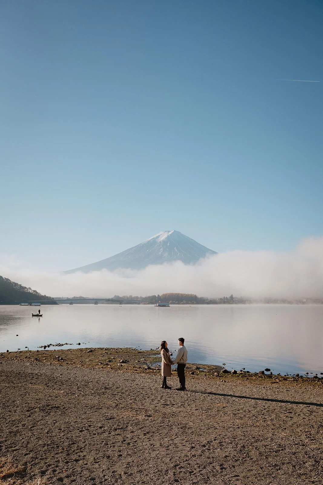 Proposal photoshoot at Lake Kawaguchiko — autumn