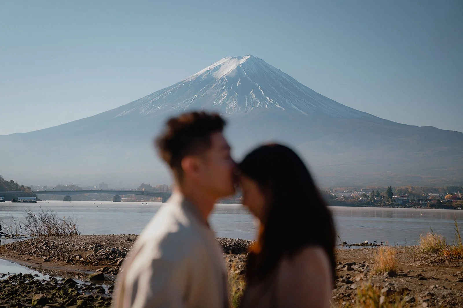 Proposal photoshoot at Lake Kawaguchiko — autumn