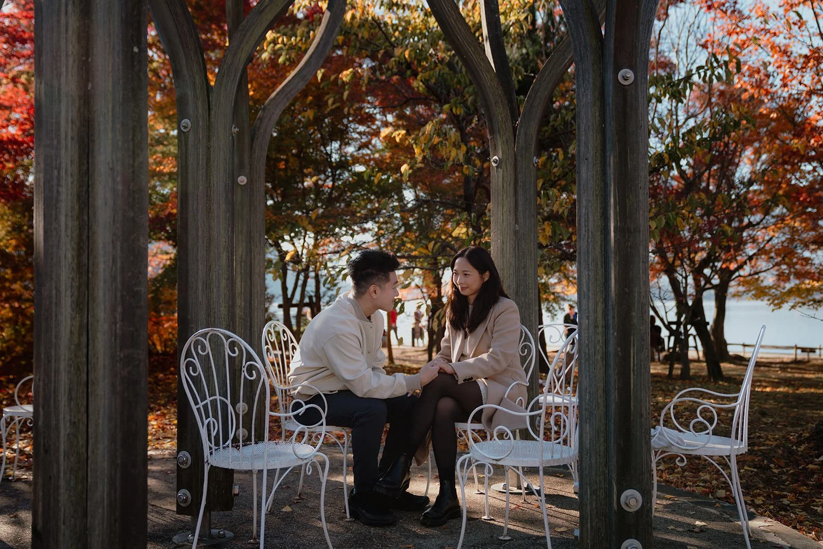 Proposal photoshoot at Lake Kawaguchiko — autumn