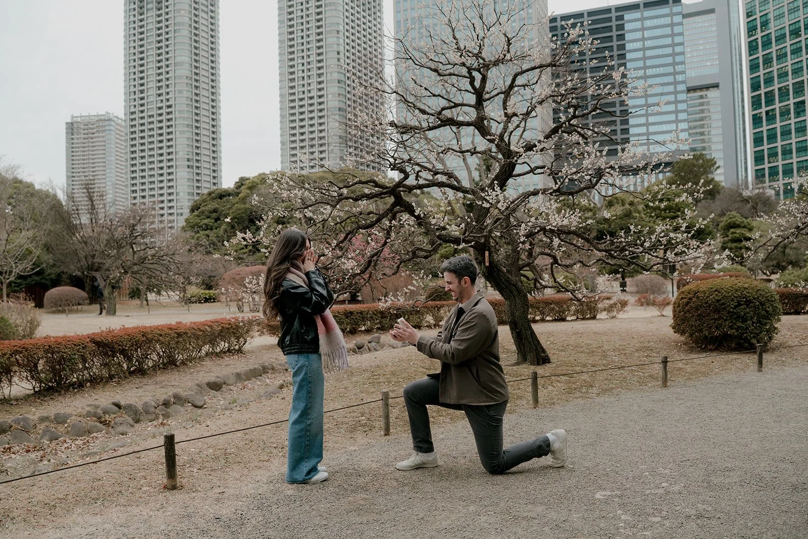 Proposal moment Hamarikyu Gardens Tokyo