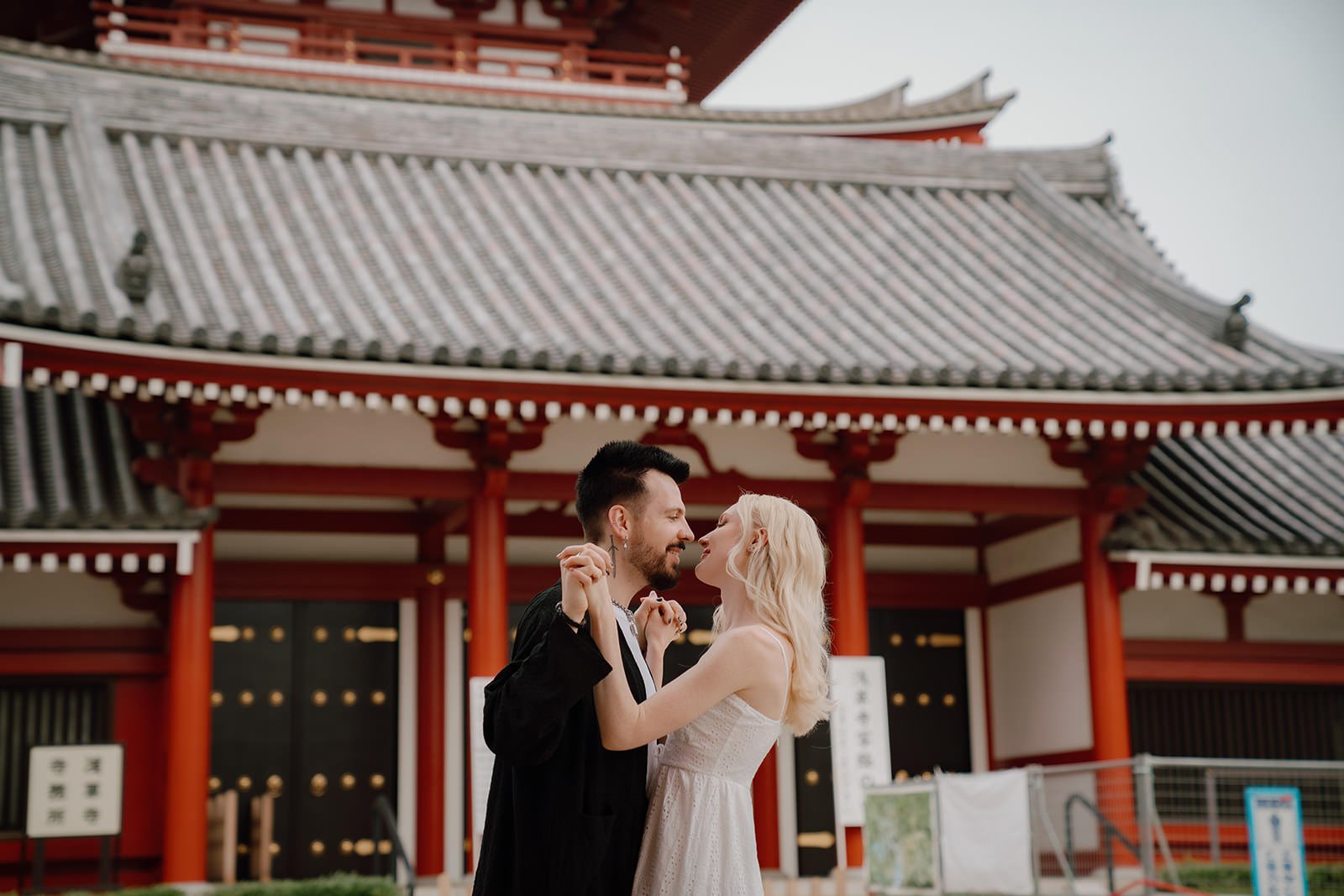 couples photoshoot asakusa sensoji
