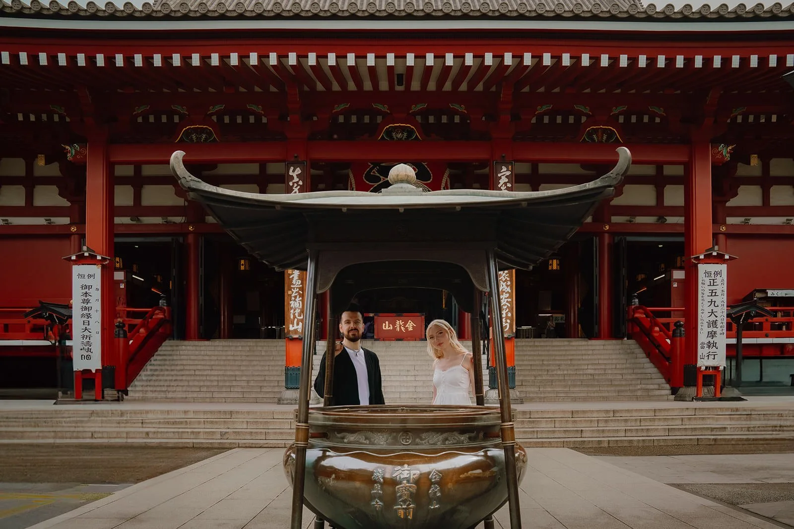 couples photoshoot asakusa sensoji