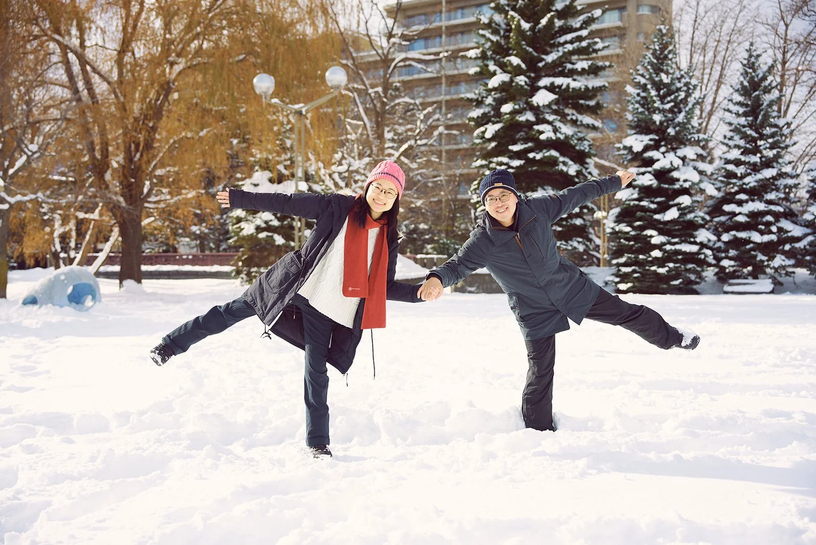 Couples photoshoot in the snow in Sapporo, Hokkaido, winter afternoon