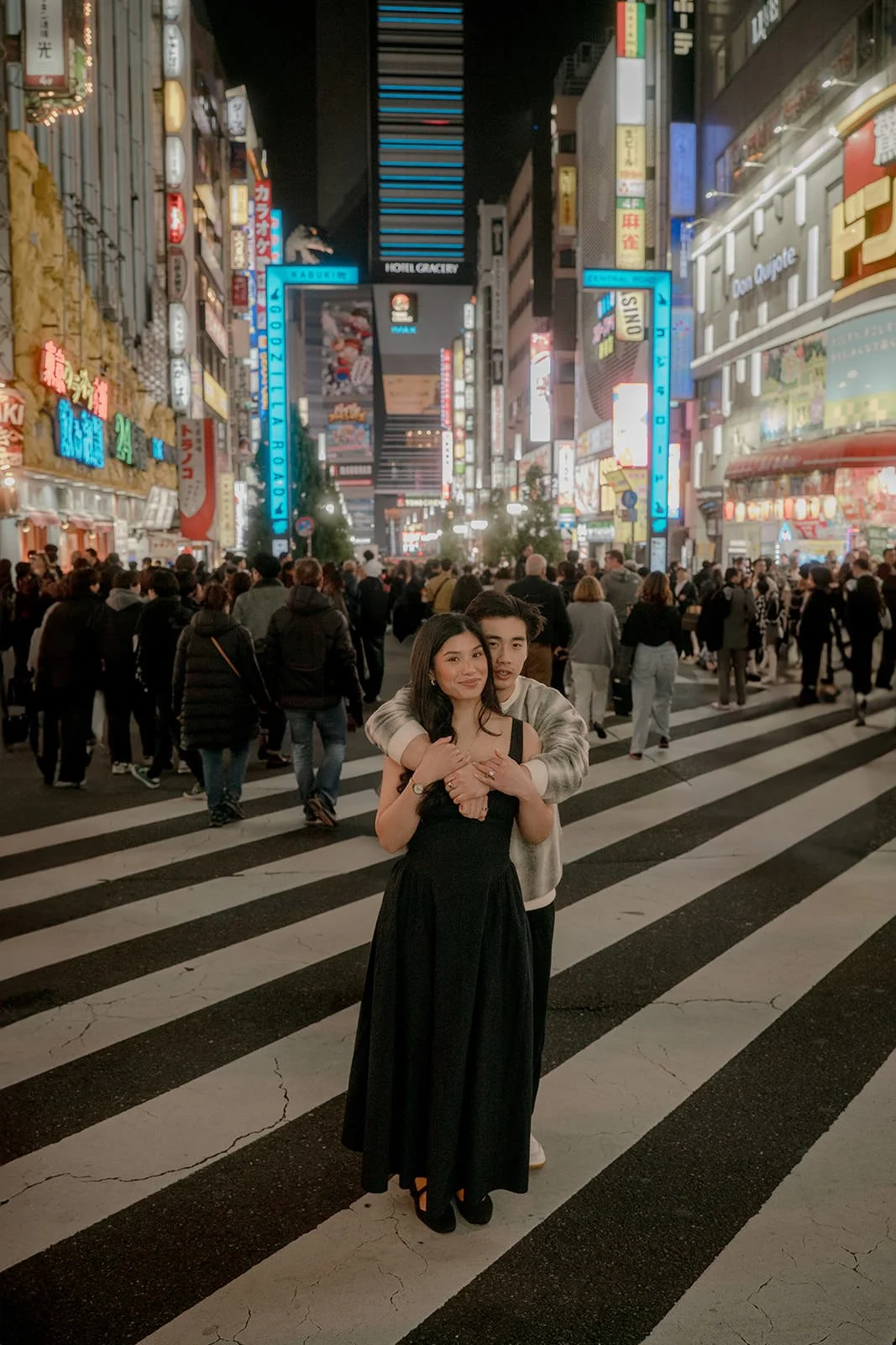 couples photoshoot shinjuku night