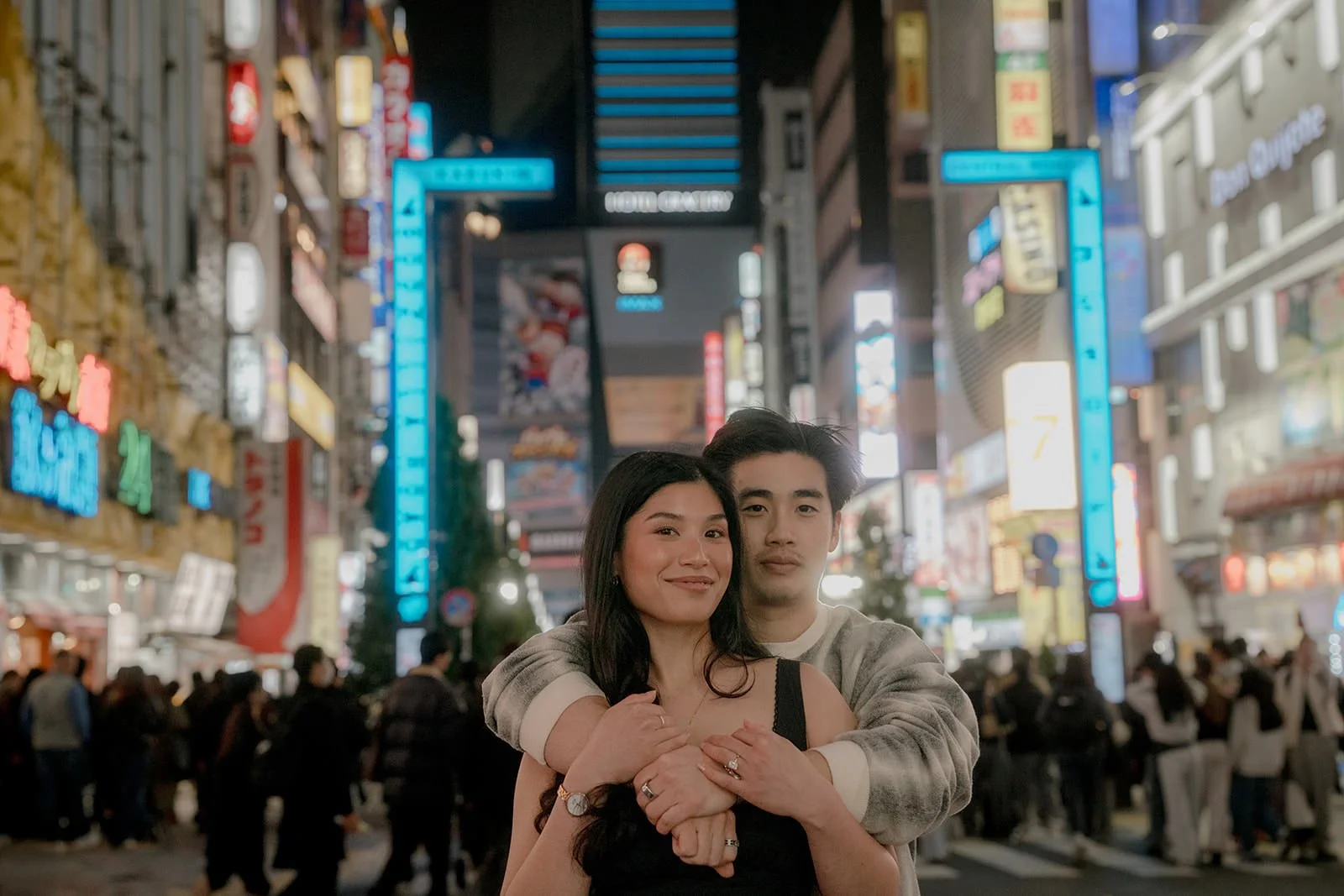 couples photoshoot shinjuku night