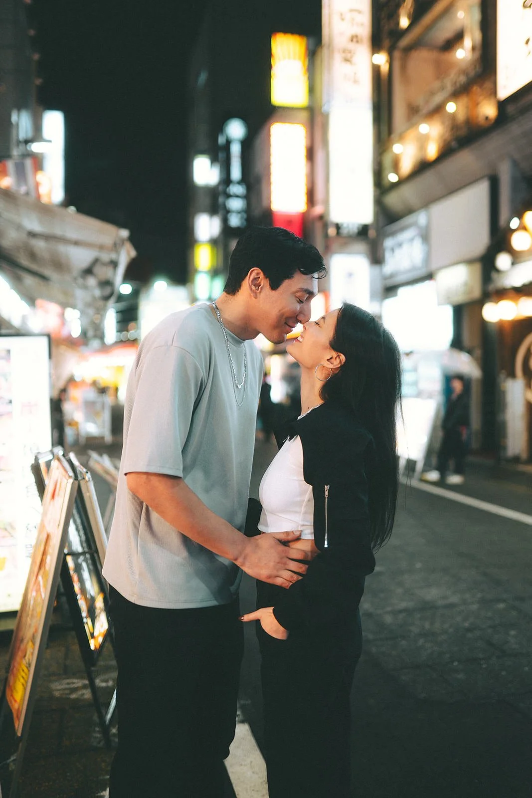 couples photoshoot shinjuku night lights
