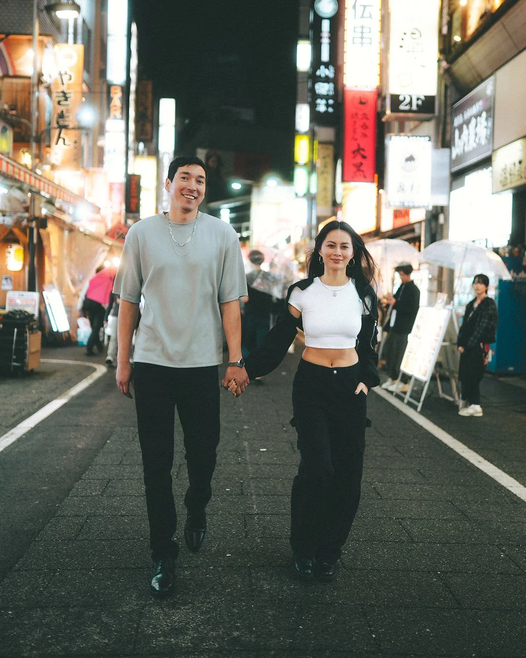 couples photoshoot shinjuku night lights