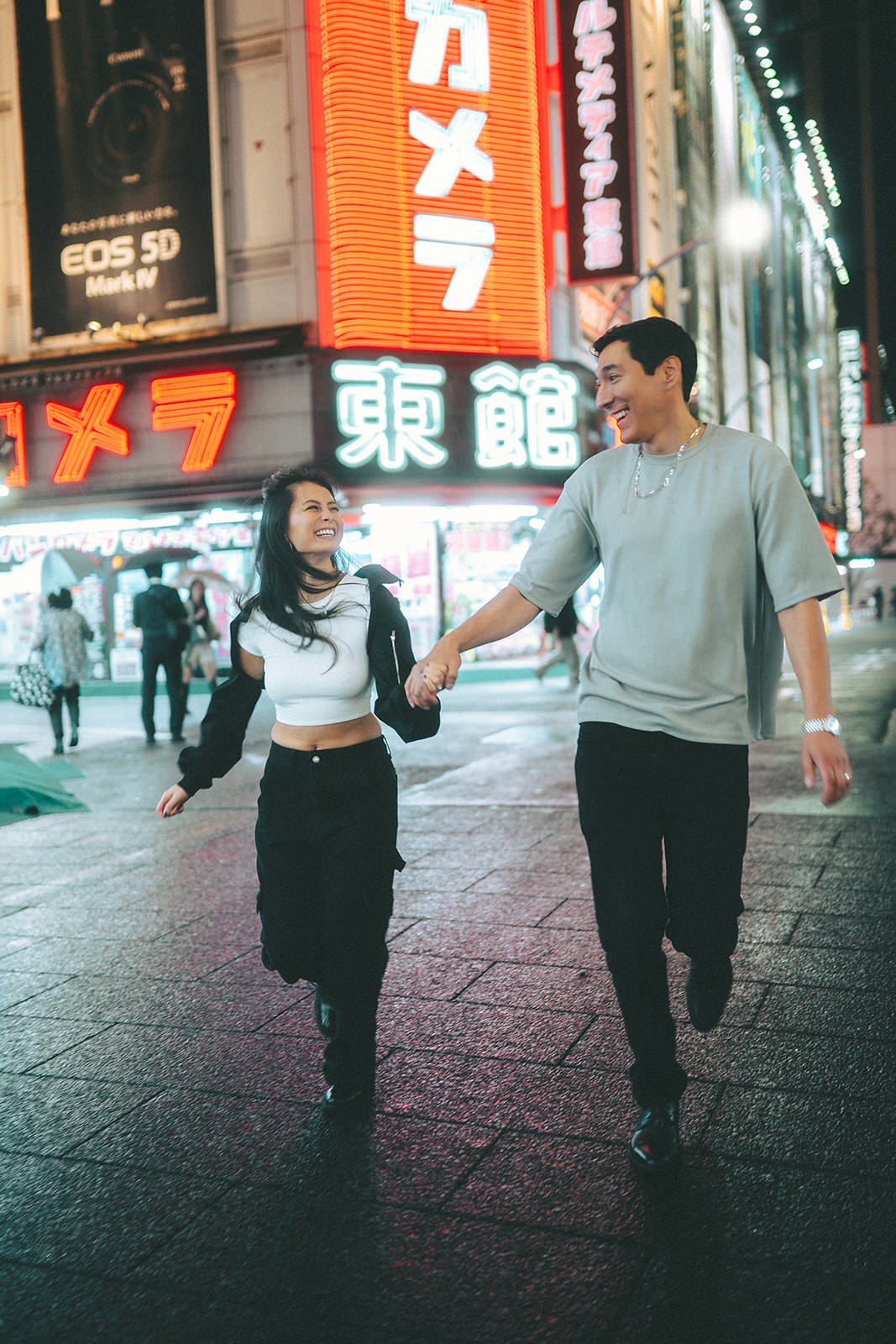 couples photoshoot shinjuku night lights