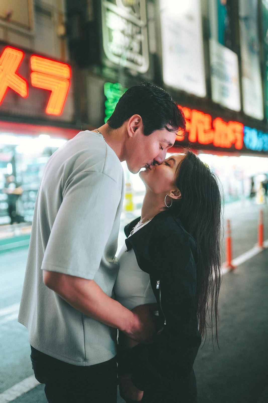 couples photoshoot shinjuku night lights