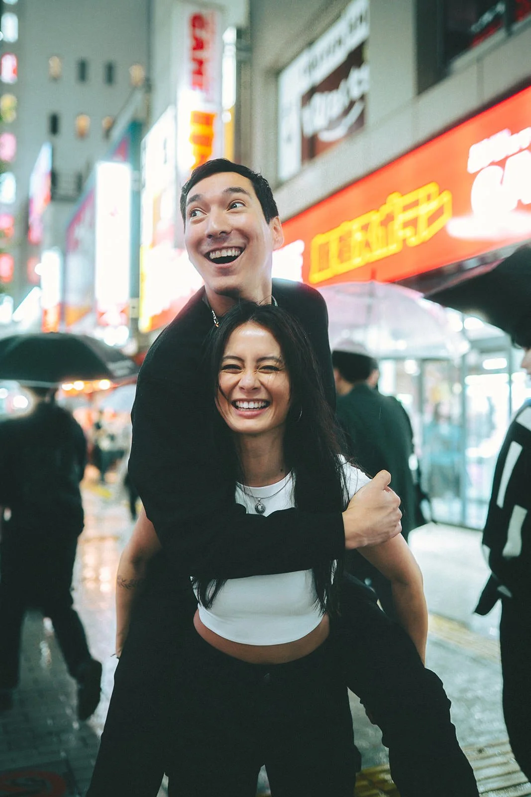 couples photoshoot shinjuku night lights