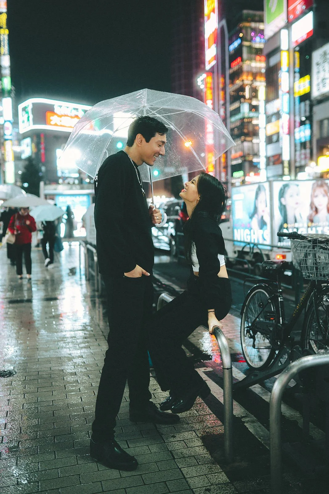 couples photoshoot shinjuku night lights