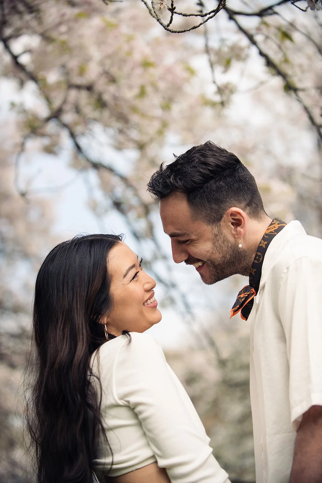 couples photoshoot tokyo cherry blossom