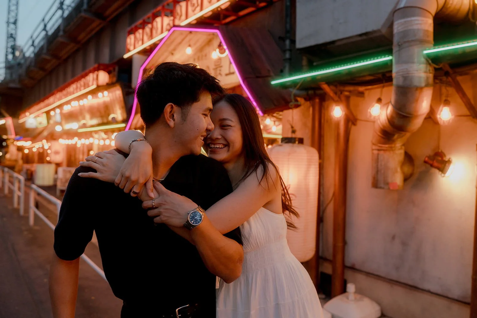 couples photoshoot tokyo nighttime