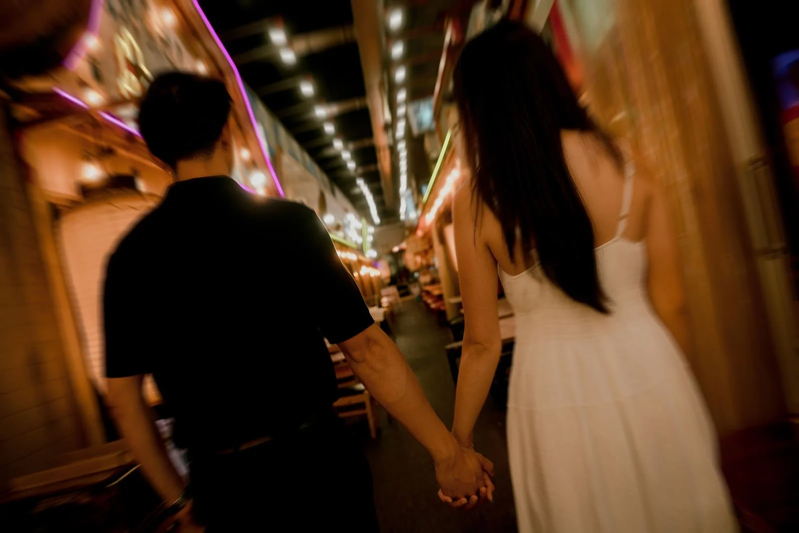 couples photoshoot tokyo nighttime