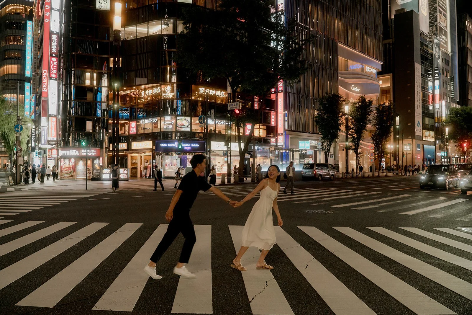 couples photoshoot tokyo nighttime