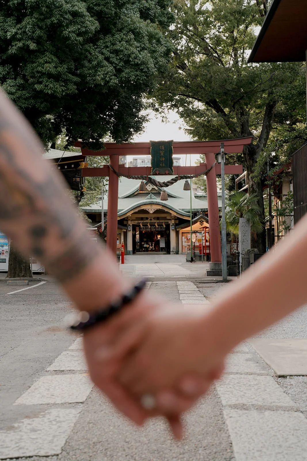 couples photoshoot tokyo suga shrine
