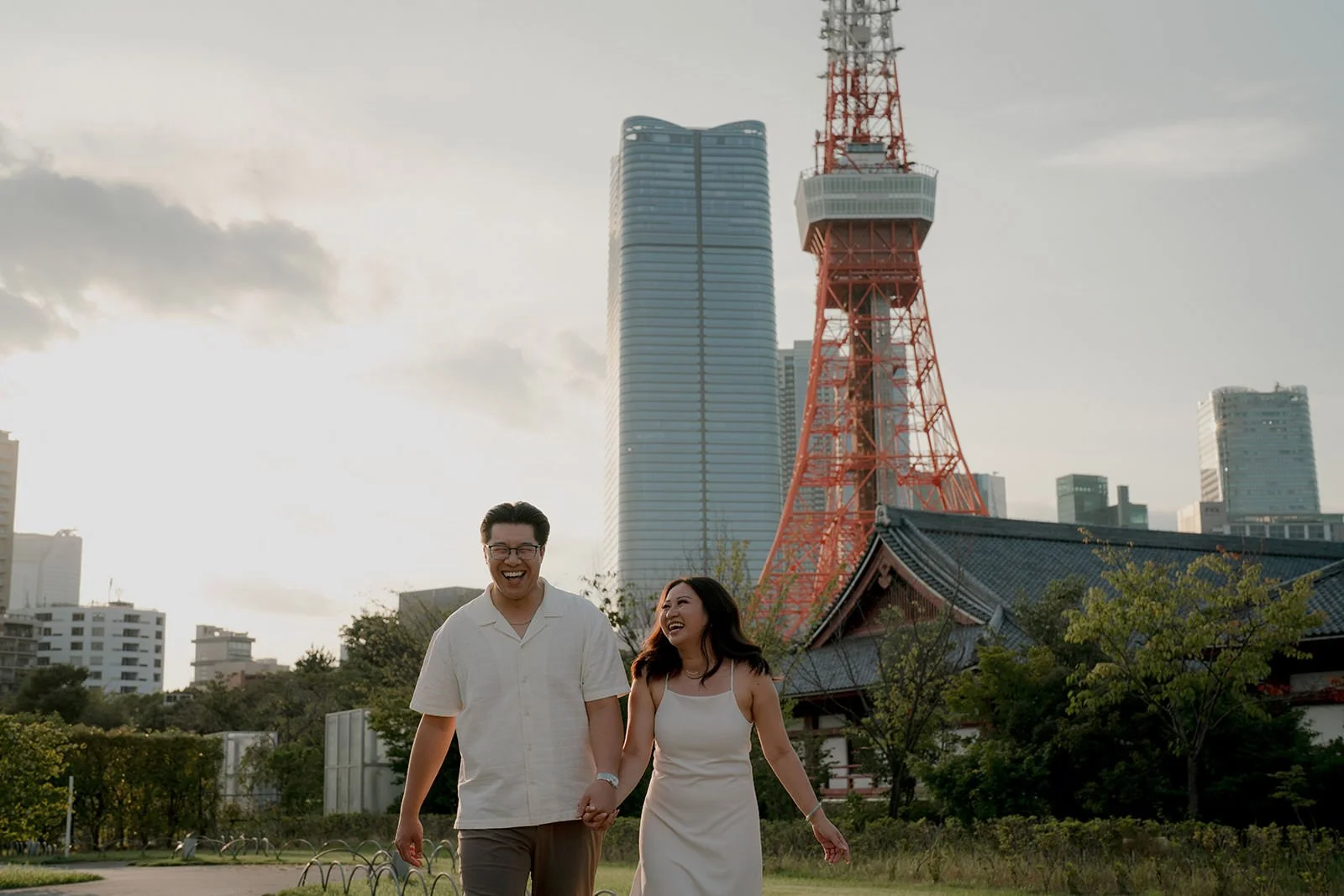 couples photoshoot zojoji tokyo tower