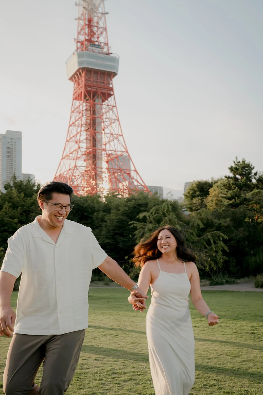 couples photoshoot zojoji tokyo tower