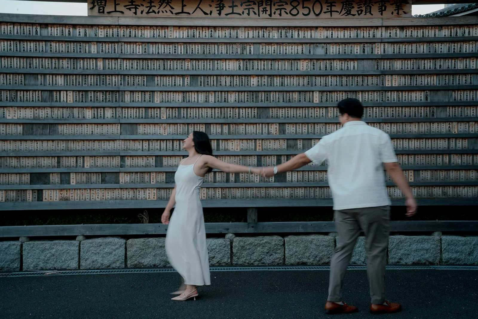 couples photoshoot zojoji tokyo tower