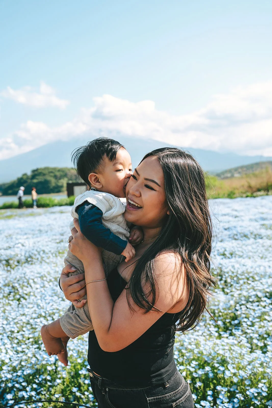 family photoshoot kawaguchiko fuji spring