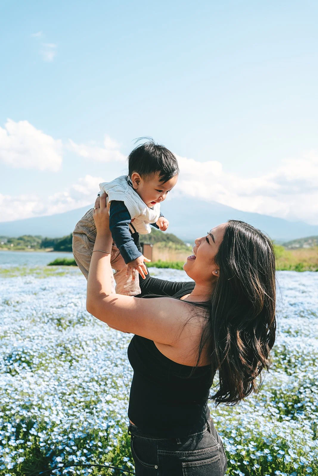 family photoshoot kawaguchiko fuji spring