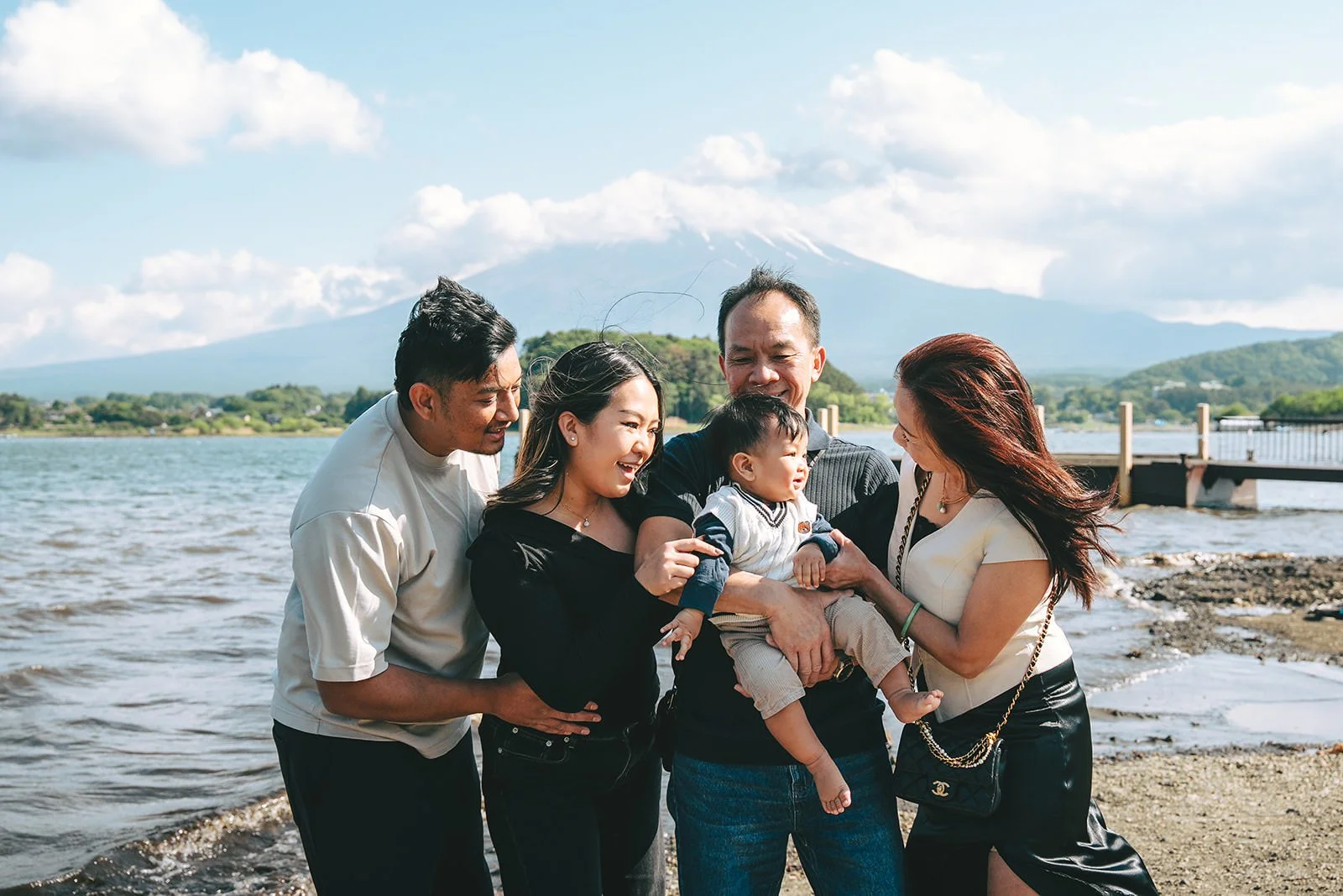 family photoshoot kawaguchiko fuji spring