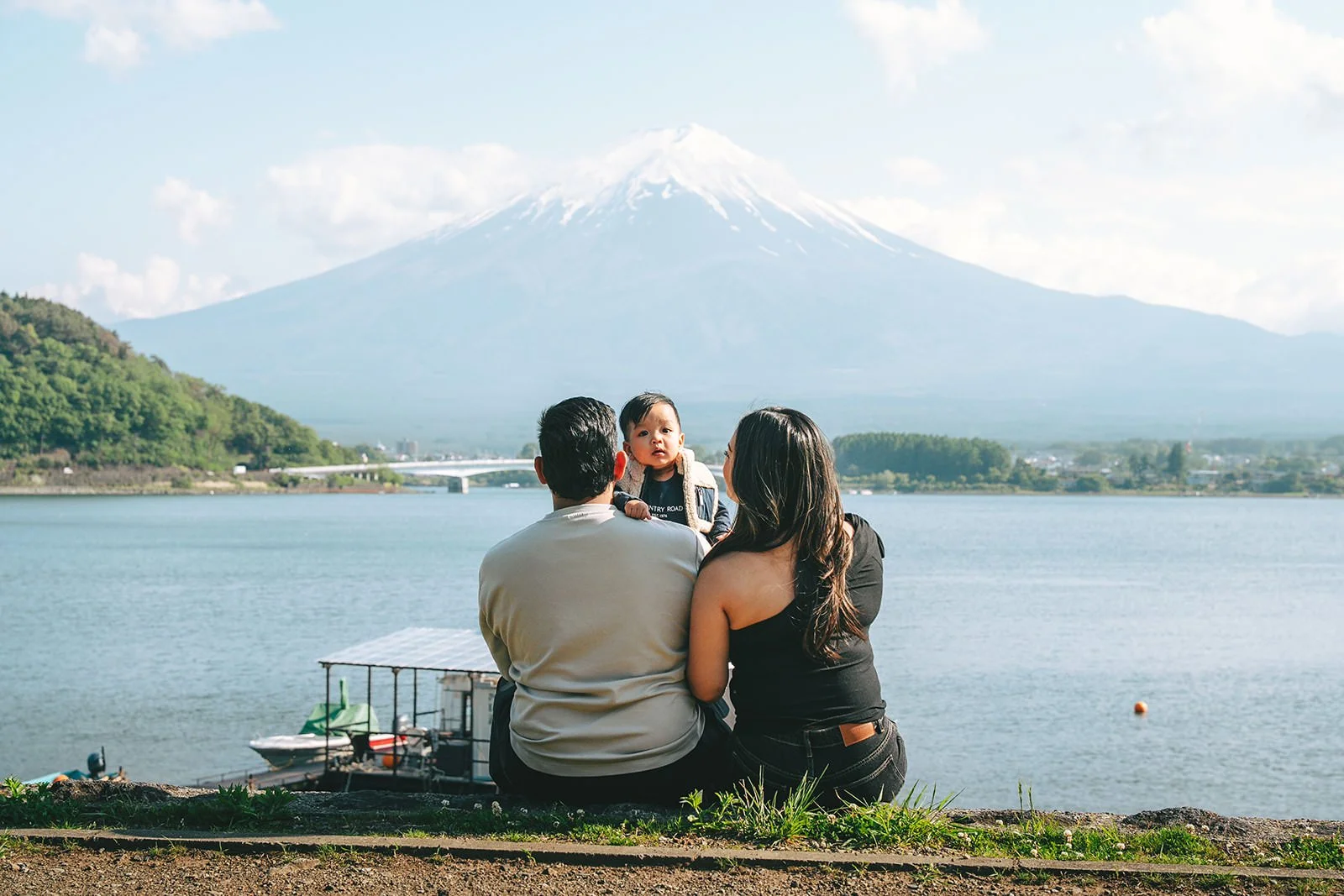family photoshoot kawaguchiko fuji spring