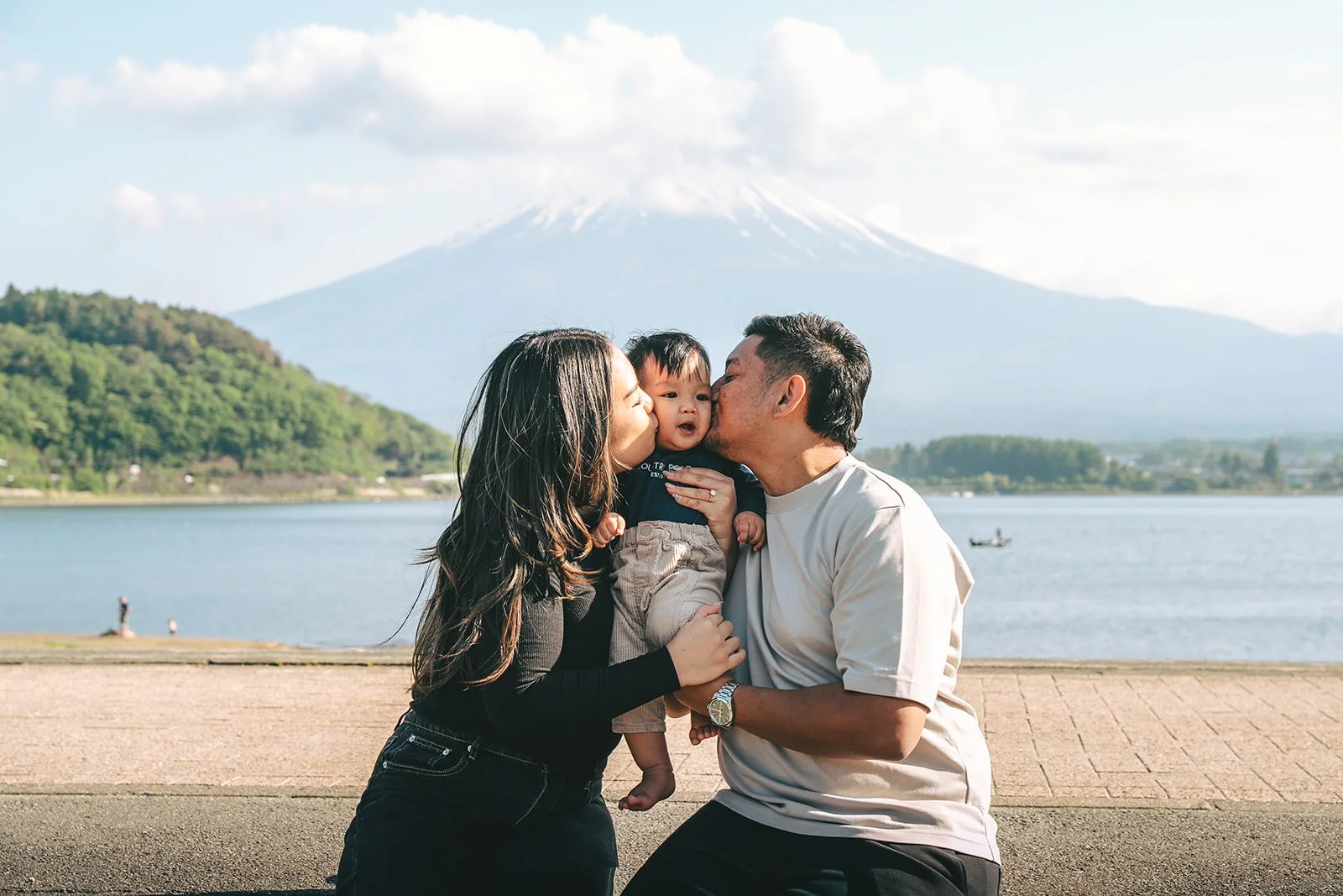 family photoshoot kawaguchiko fuji spring