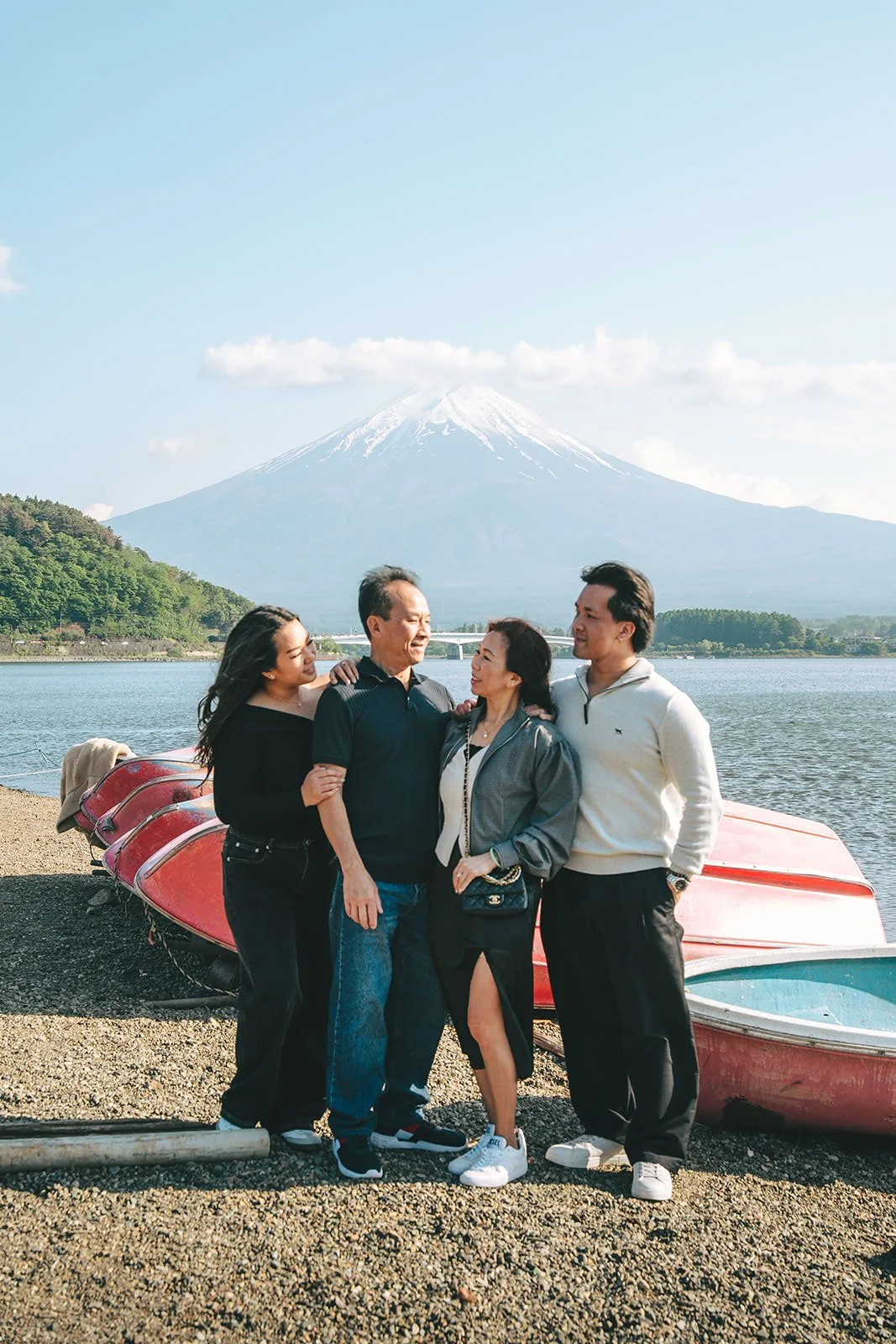 family photoshoot kawaguchiko fuji spring