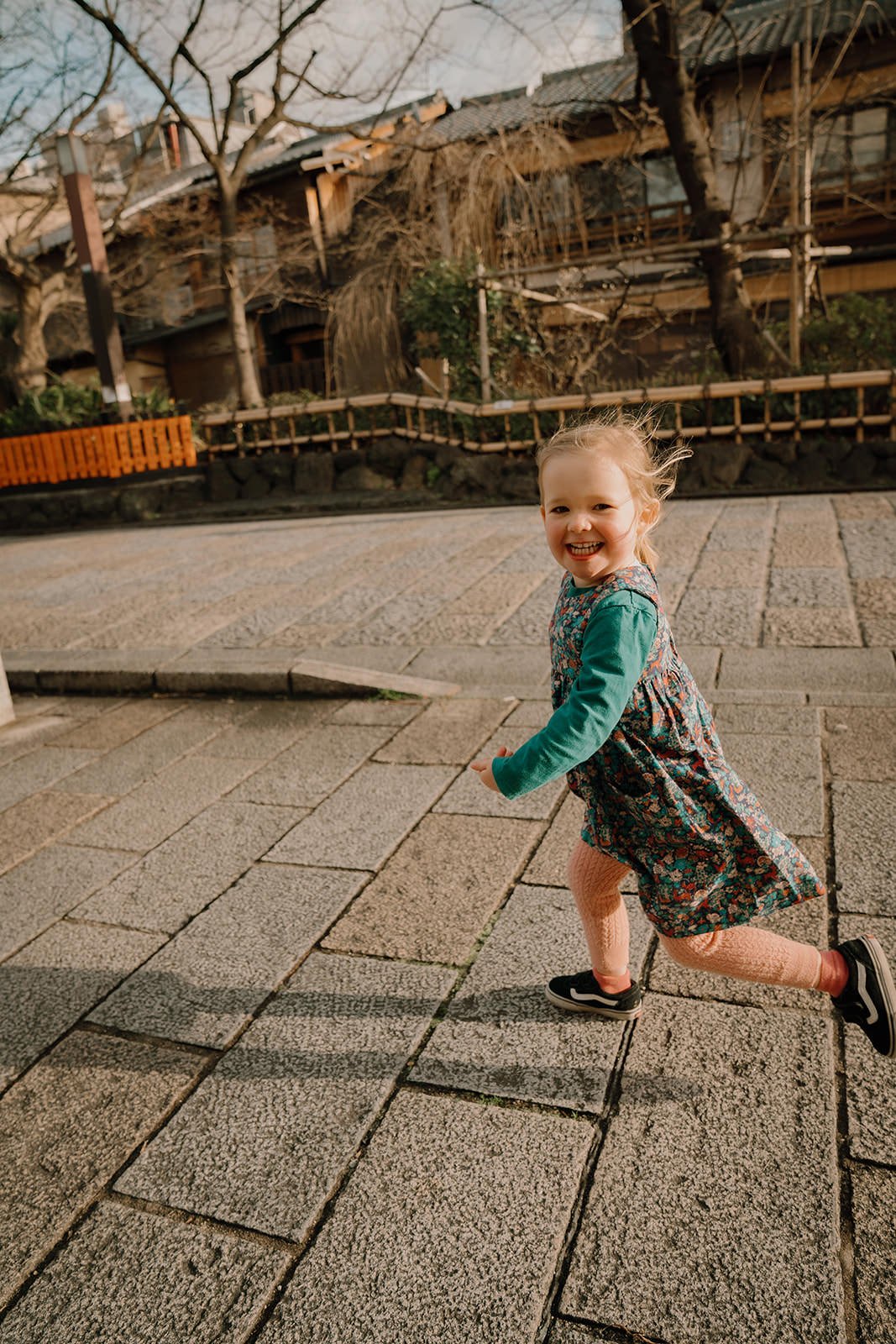 family photoshoot kyoto gion shirakawa sunset