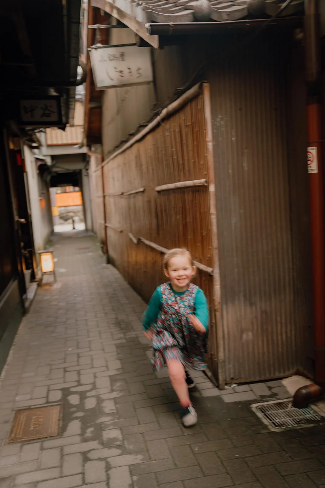 family photoshoot kyoto gion shirakawa sunset