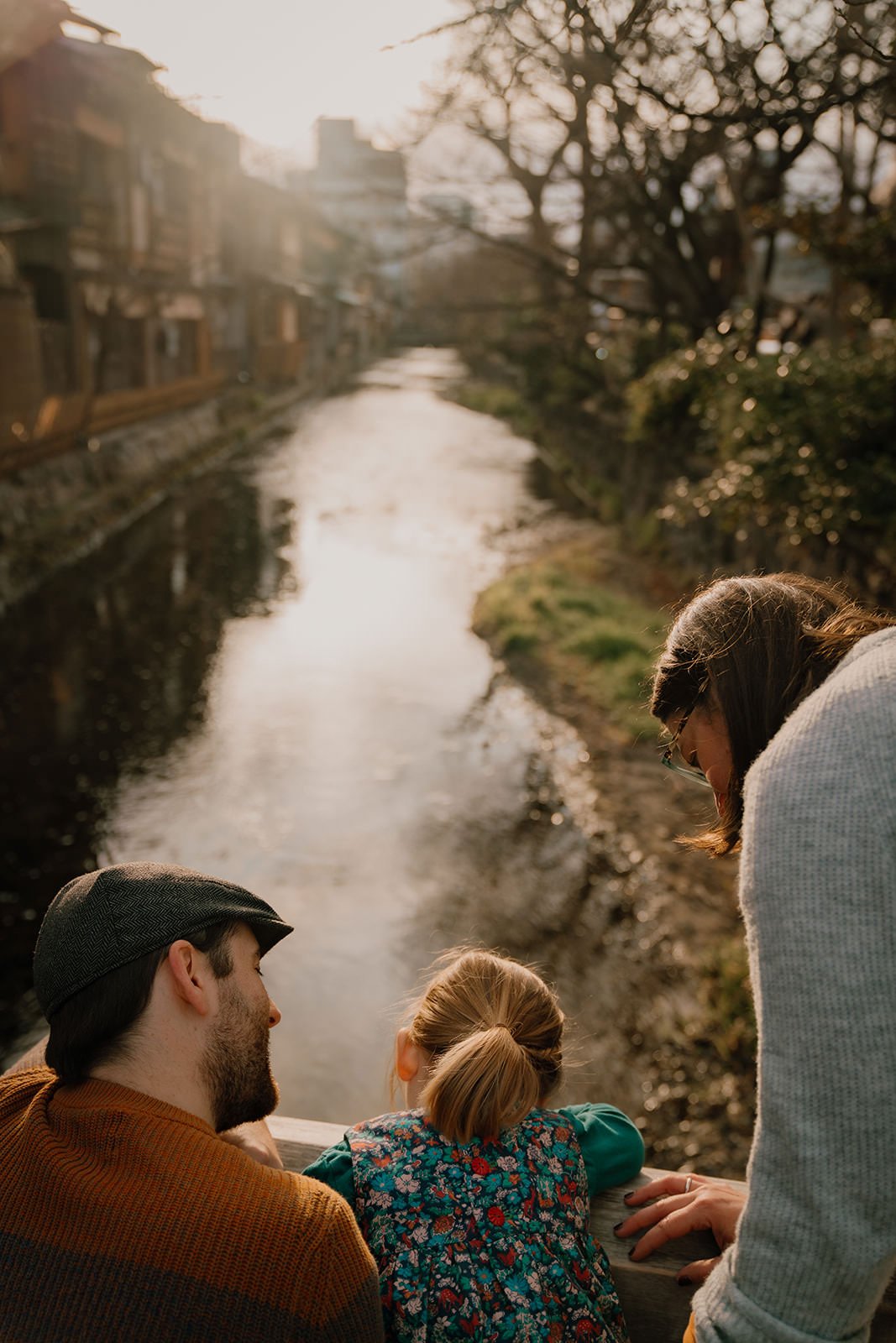 family photoshoot kyoto gion shirakawa sunset