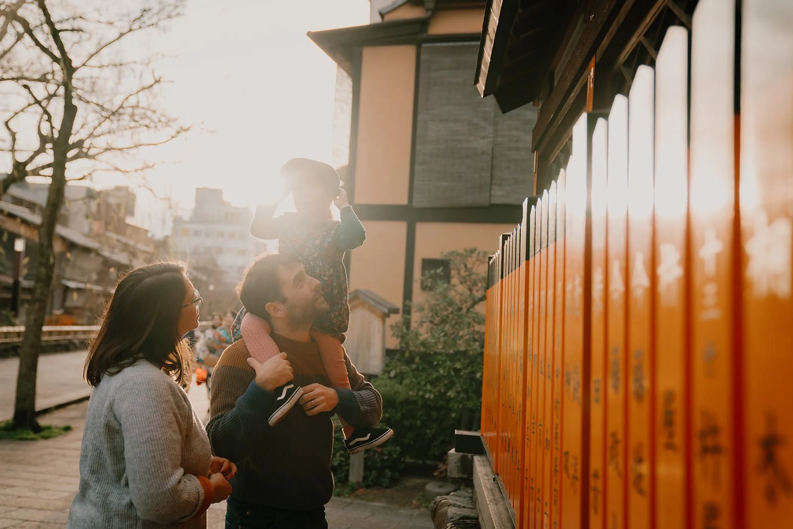 family photoshoot kyoto gion shirakawa sunset