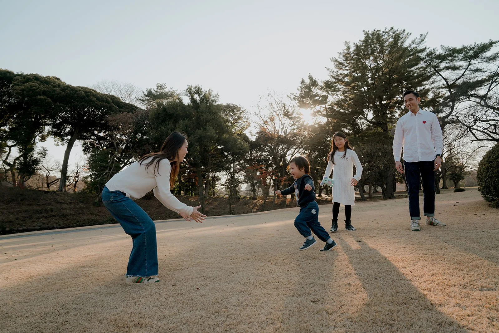 family photoshoot shinjuku gyoen sunset