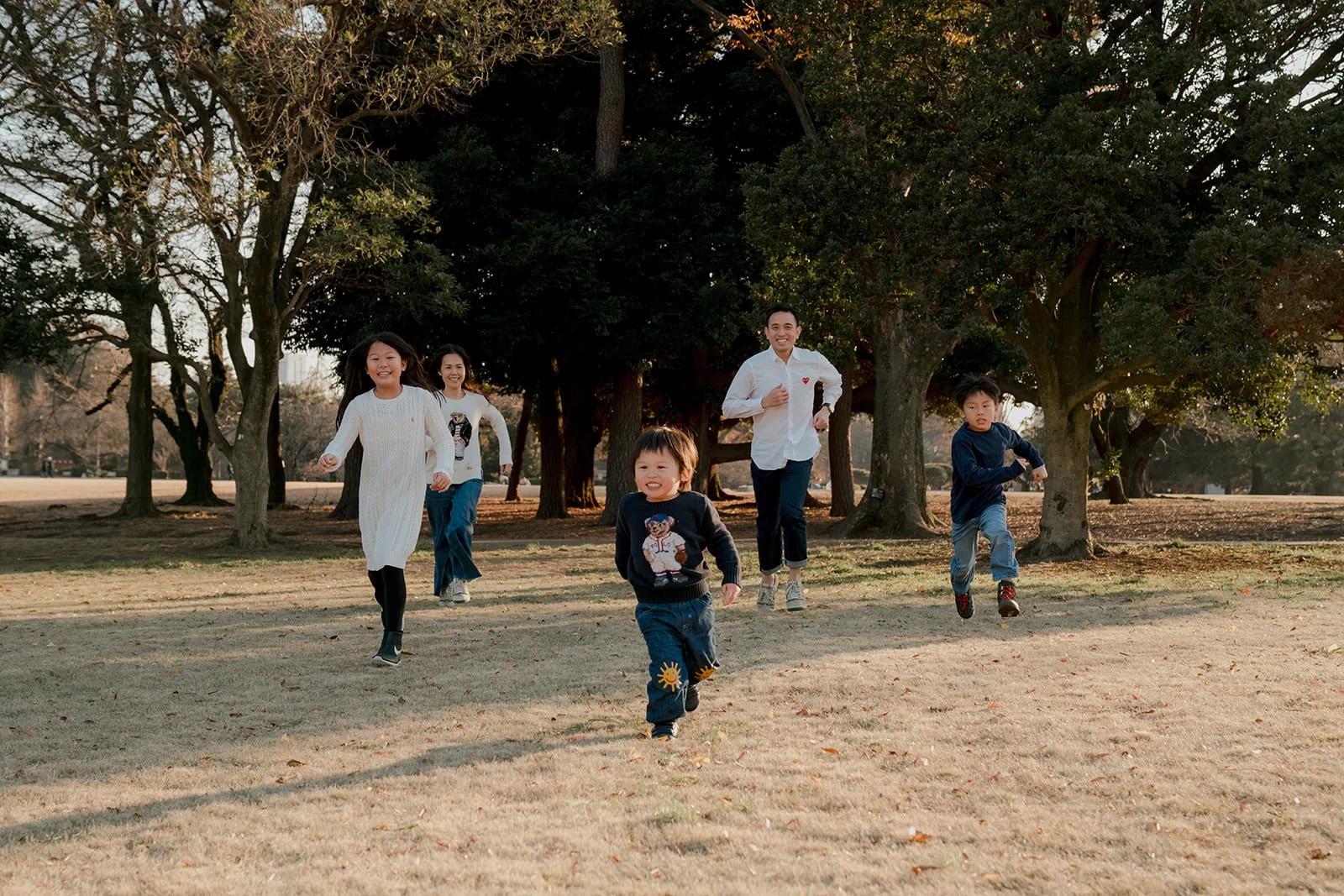 family photoshoot shinjuku gyoen sunset