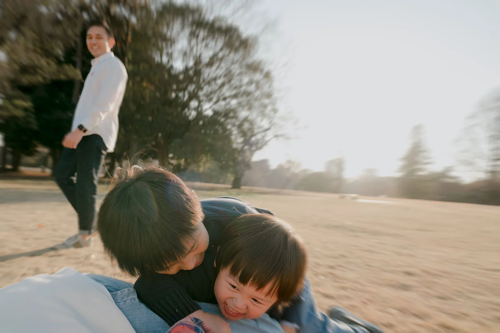 family photoshoot shinjuku gyoen sunset