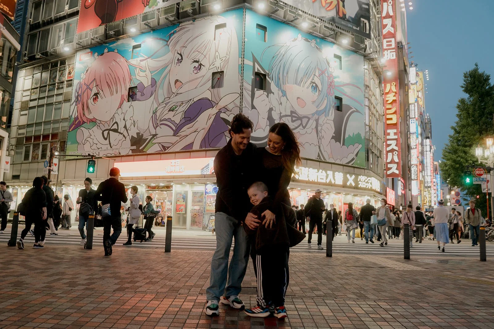 family photoshoot shinjuku night