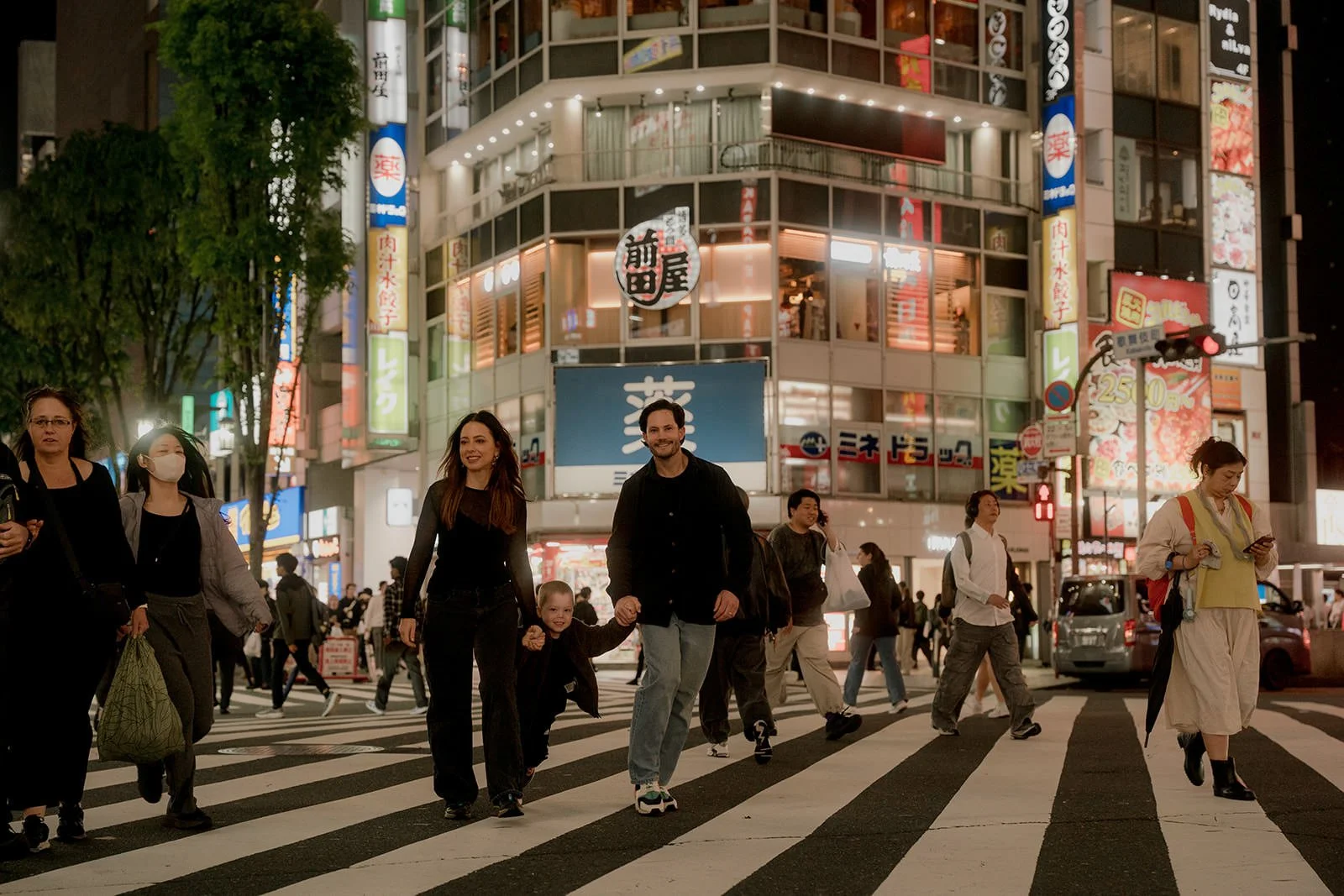 family photoshoot shinjuku night
