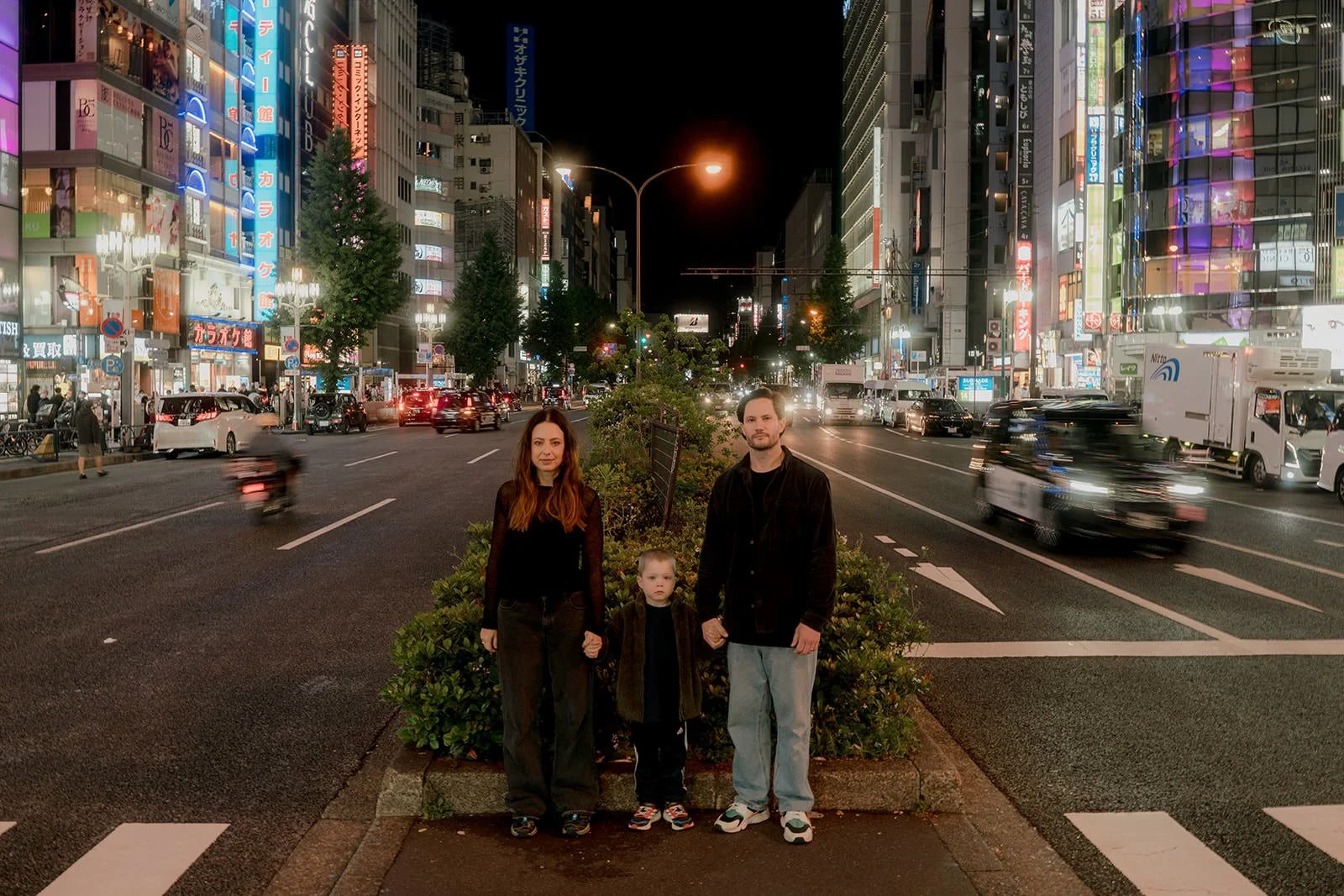 family photoshoot shinjuku night
