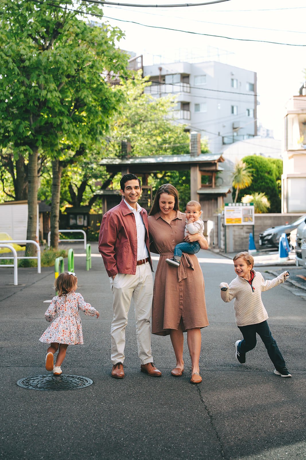 family photoshoot tokyo neighborhood