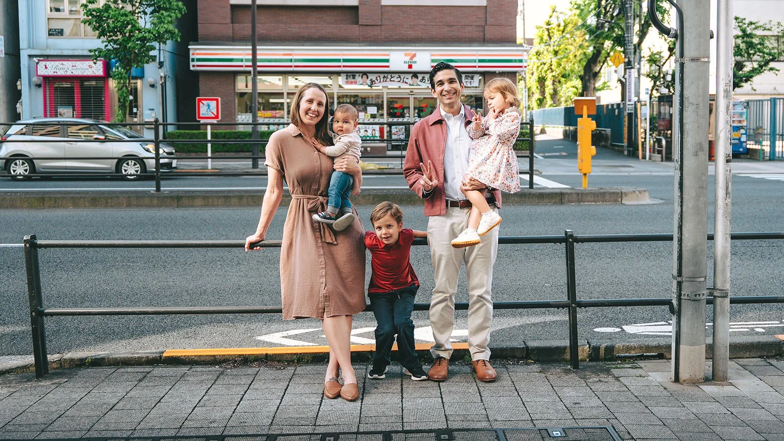 family photoshoot tokyo neighborhood