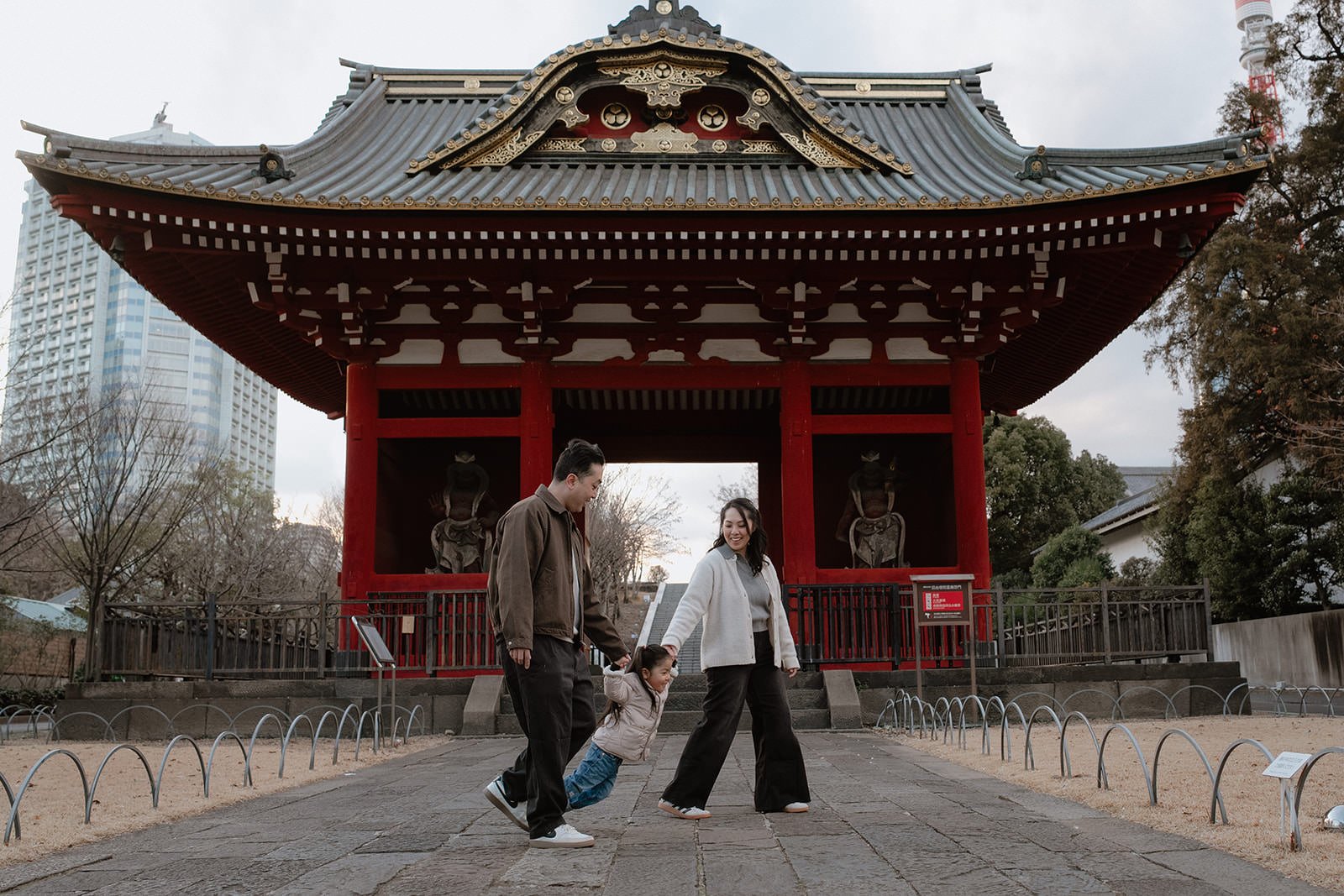 family photoshoot tokyo zojoji