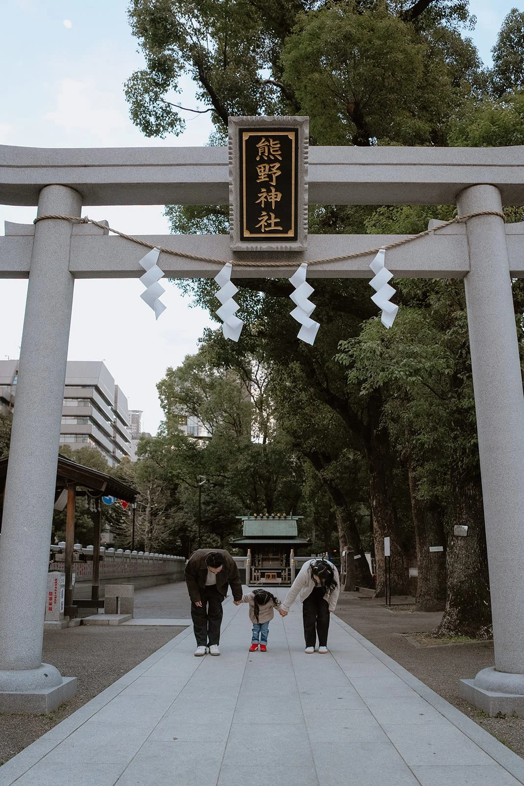 family photoshoot tokyo zojoji