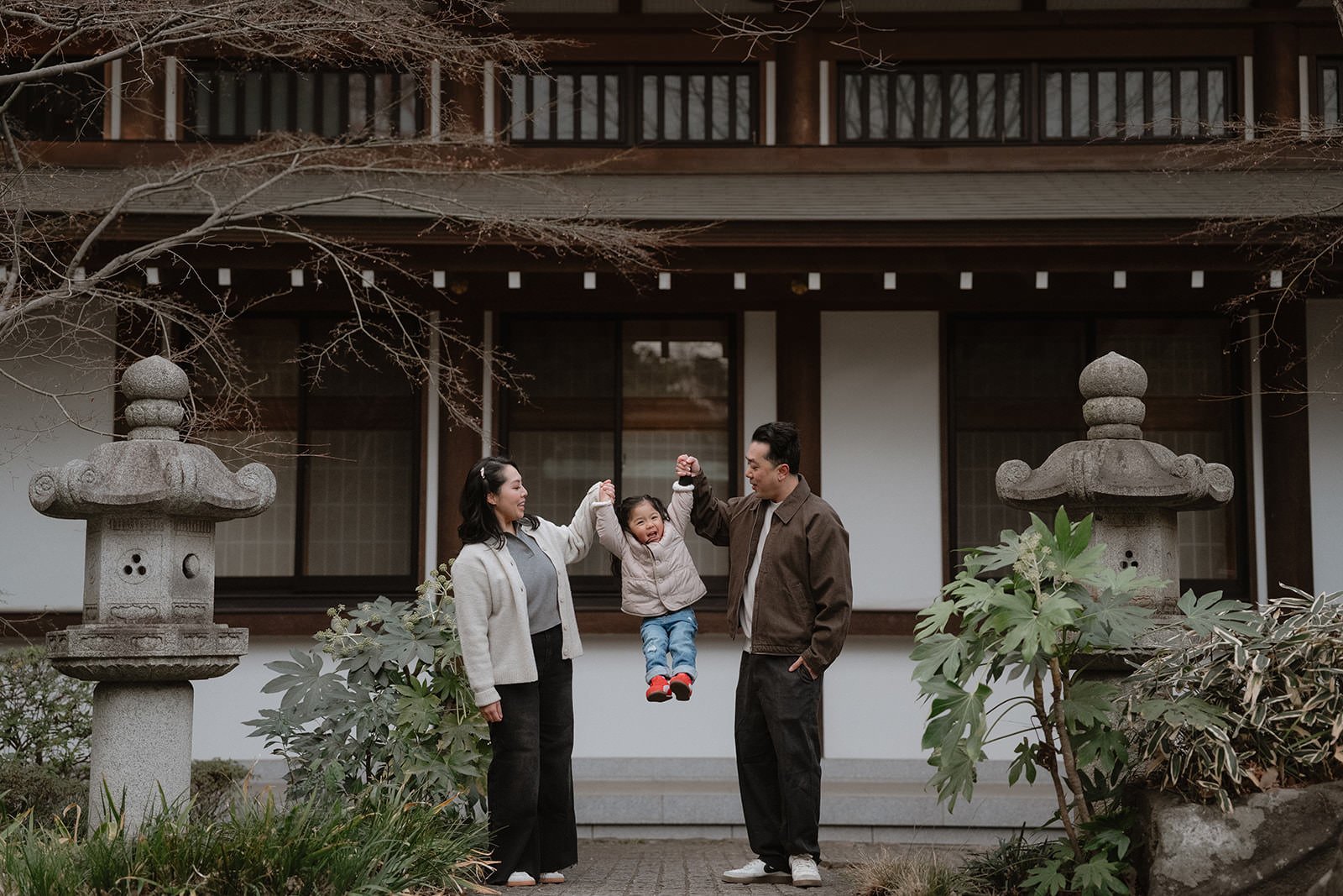 family photoshoot tokyo zojoji