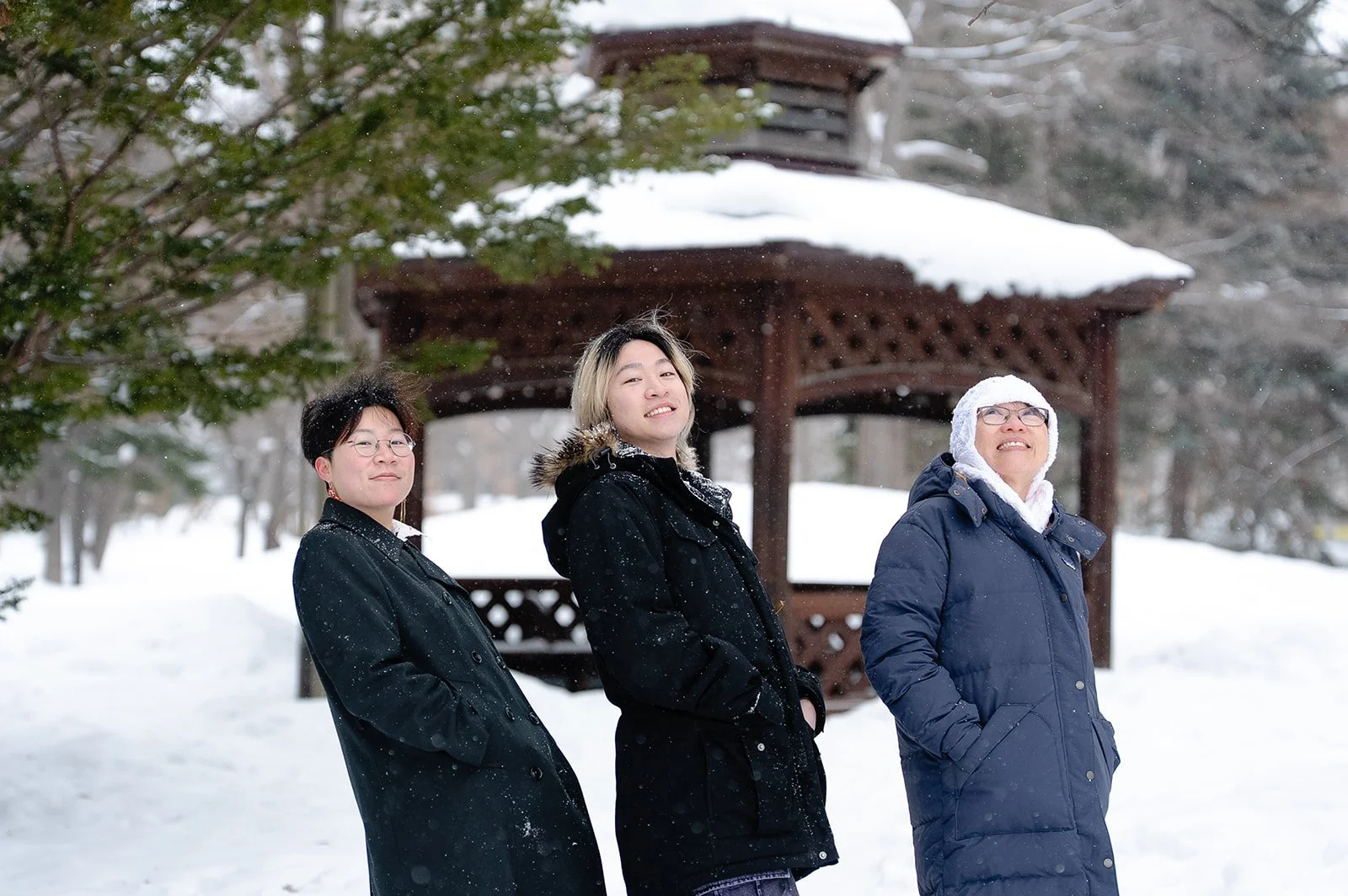 Family portraits at Nakajima Park in Sapporo by Photo My Tokyo