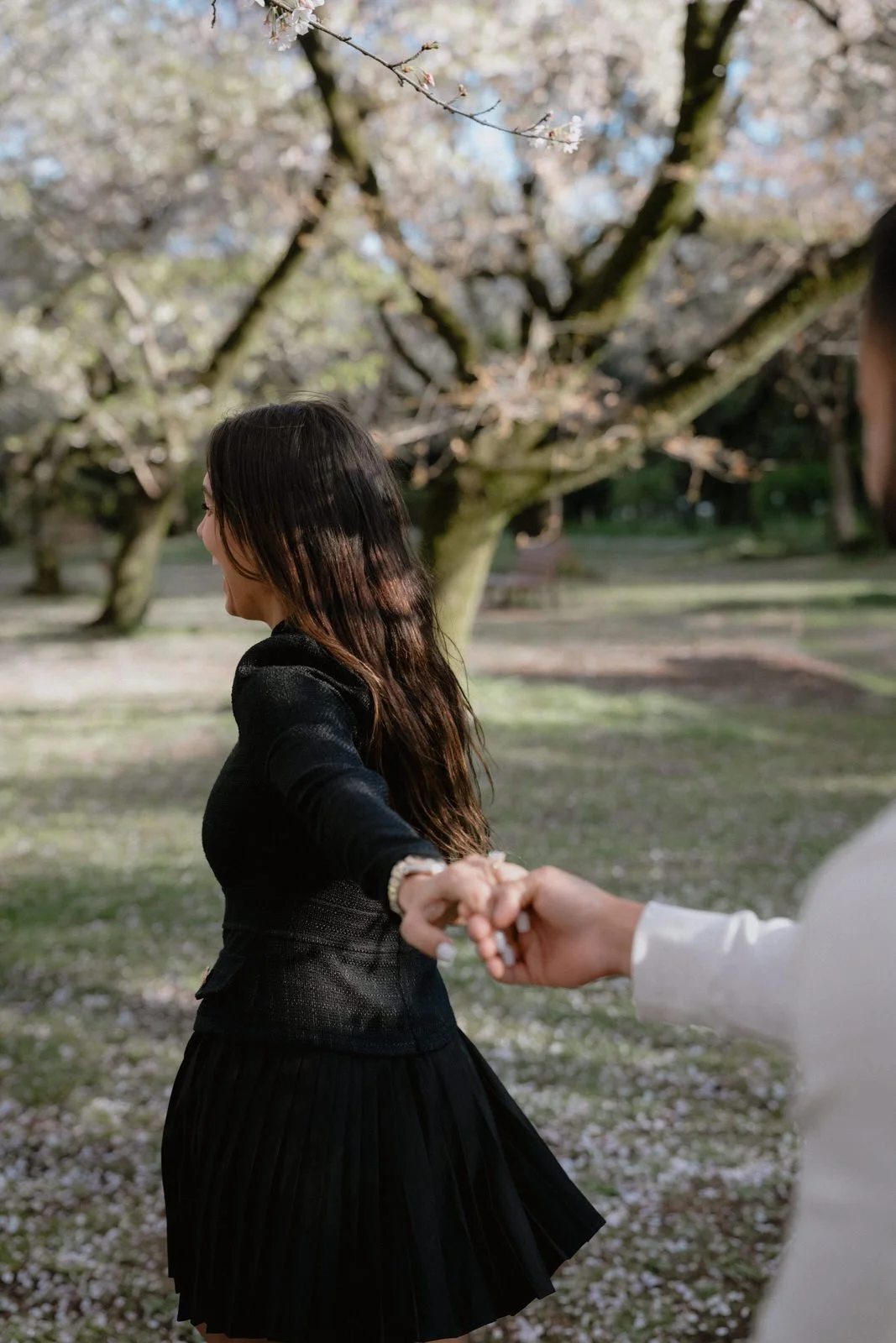 Cherry blossom proposal photoshoot Tokyo sunset, photo 19
